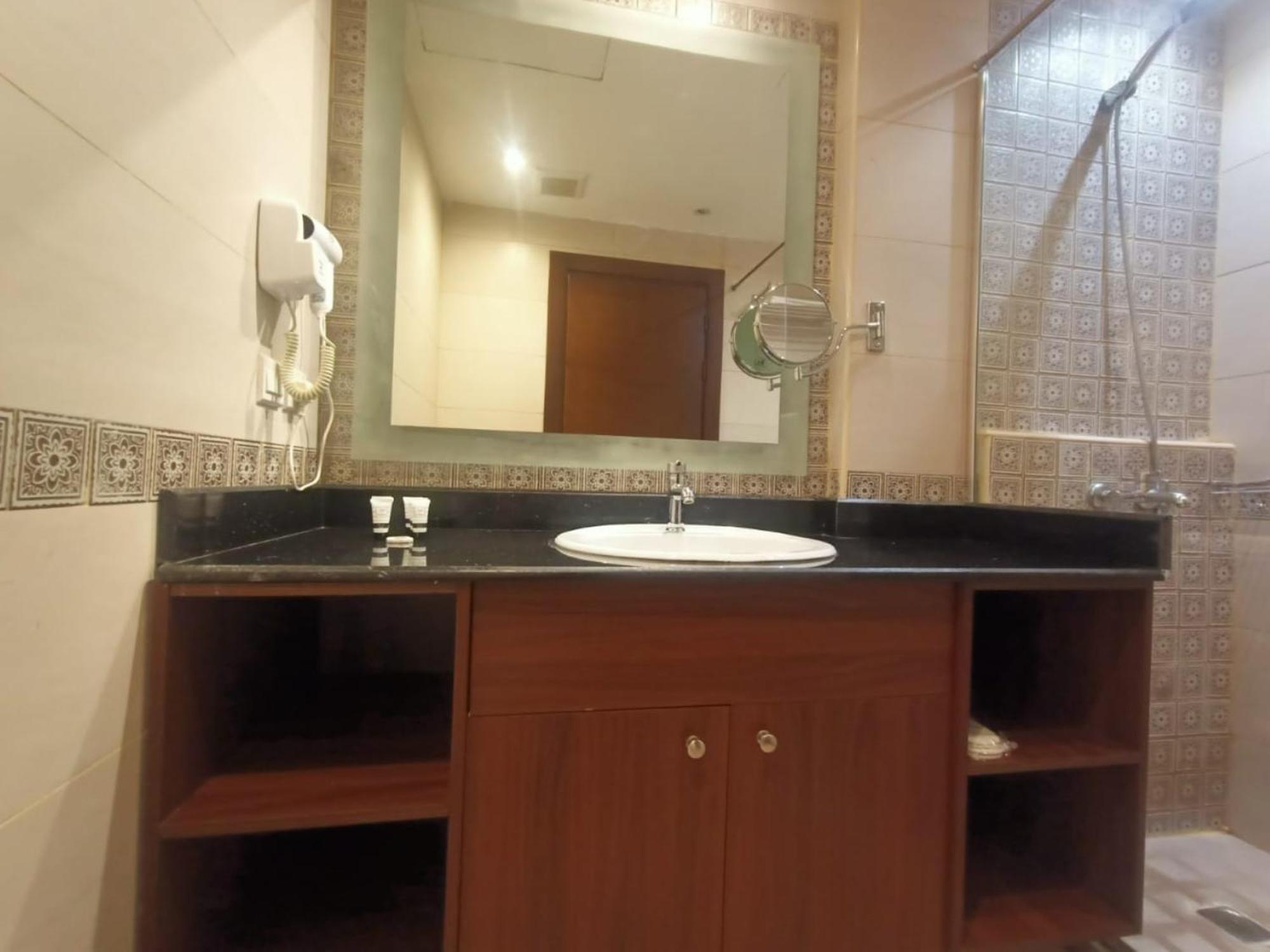 Quiet Jeddah Al Hamra Hotel Kültér fotó